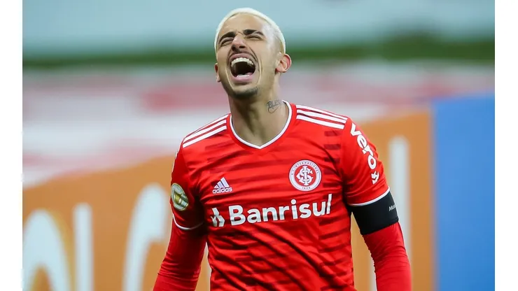 Foto: Pedro H. Tesch/AGIF - Galhardo tem futuro definido e Inter é informado sobre decisão