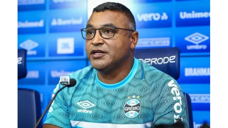 Foto: Lucas Uebel/Grêmio - Bustos reprovou Daniel Guedes e Roger pode ganhar novo LD para a temporada