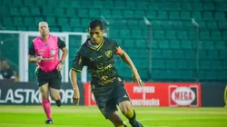 R.Pierre/AGIF/ John Cley, Andrew e mais um, Junior Rocha prepara Figueirense para duelo decisivo na Copa do Brasil