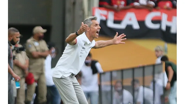 Foto: Gil Gomes/AGIF | Paulo Sousa vem sendo alvo de algumas criticas