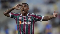 Douglas Costa irrita torcida do Fluminense. Foto: Alexandre Loureiro/AGIF