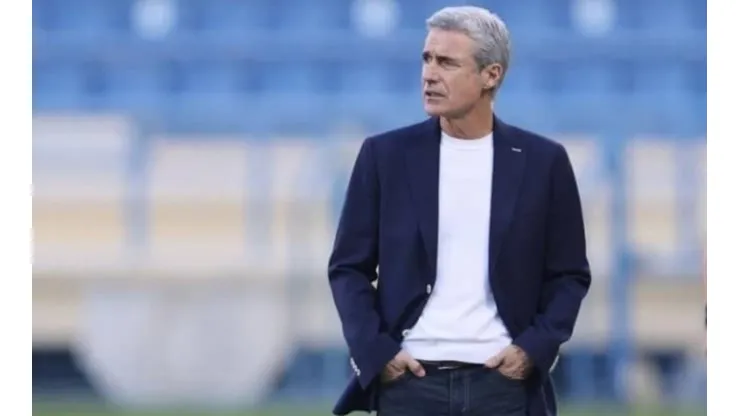 Foto: Divulgação / Al-Duhail | Luis Castro deve chegar ao Botafogo nos próximos dias