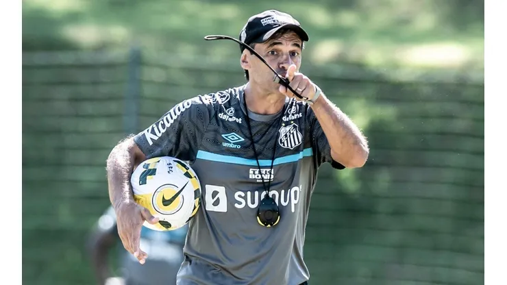 - Fabián Bustos cheogu chegando ao Peixe