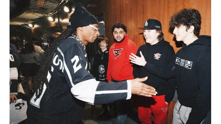 Snoop Dogg é o novo talento e diretor da FaZe Clan