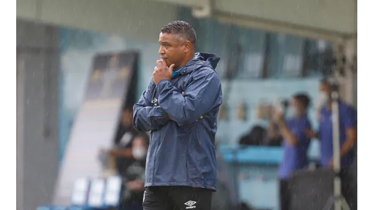 Foto: Maxi Franzoi/AGIF | Roger não poderá contar com Diego Sousa e Churín