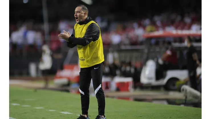 Foto: Alan Morici/AGIF - Vítor Pereira sofreu críticas após derrota contra o São Paulo