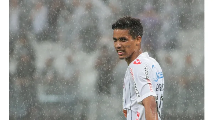 Marcello Zambrana/AGIF. Pedrinho foi revelado no Corinthians e tem preferência por retornar ao clube.