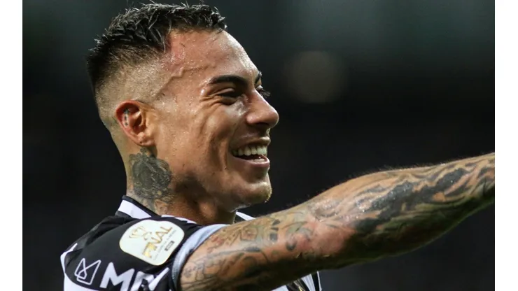 Foto: Fernando Moreno/AGIF - Vargas falou sobre o espírito que a equipe deve ter no clássico