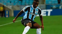 Foto: Maxi Franzoi/AGIF - Elias Manoel foi elogiado pelo técnico Roger Machado