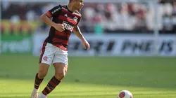 João Gomes 'fecha' com Casimiro em discussão sobre polêmica no clássico entre Flamengo e Vasco