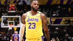 Adam Pantozzi/NBAE via Getty Images - LeBron em quadra pelos Lakers