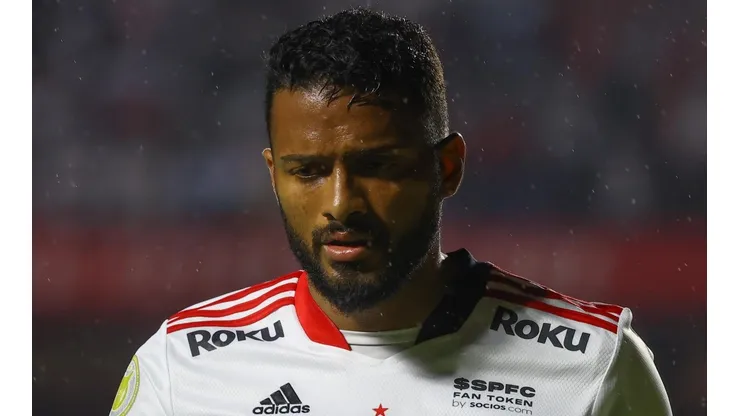 - O lateral falou sobre a expectativa de disputar o clássico