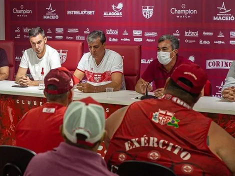 Em reunião com a torcida, CRB garante remanejamento de jogadores