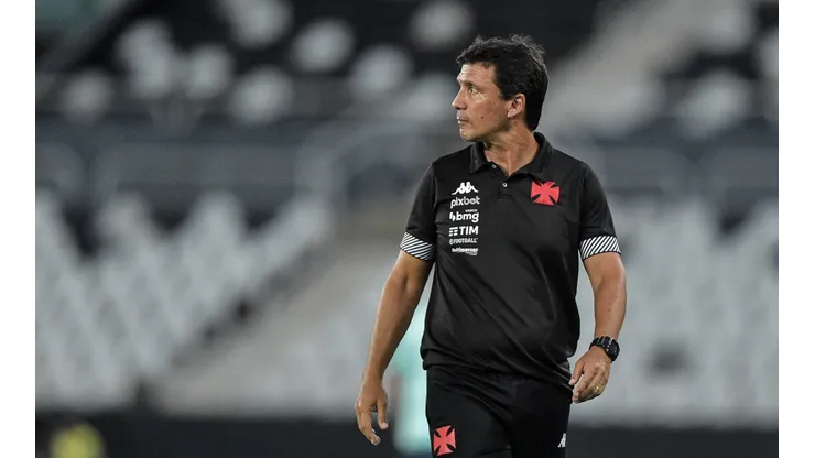 Zé Ricardo não é bem avaliado por parte da torcida (Foto: Thiago Ribeiro/AGIF)