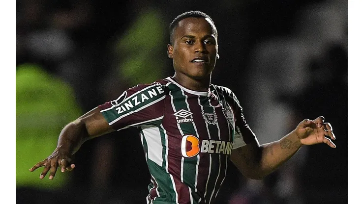 Foto: Thiago Ribeiro/AGIF - Arias comentou sobre a briga por posição no Tricolor Carioca