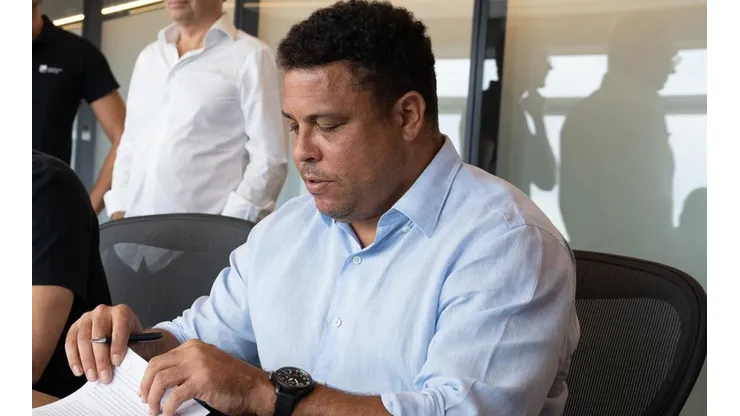 - O centroavante está fora do orçamento da equipe na competição