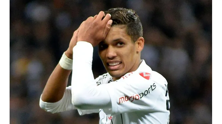 Foto: Bruno Ulivieri / AGIF - Pedrinho está no radar de quatro equipes brasileiras