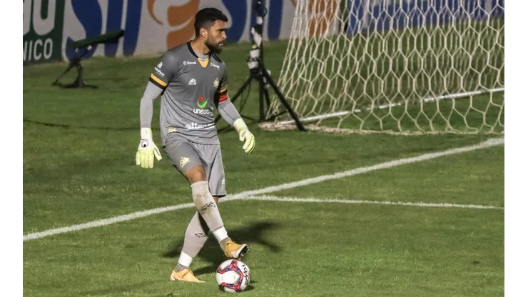 Foto: Robson Mafra/AGIF - Gustavo defende o Criciúma desde a temporada passada
