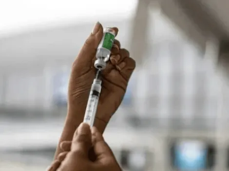 Covid-19: Pfizer previne mais hospitalizações do que a Janssen, aponta estudo