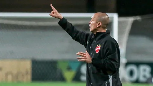 Robson Mafra/AGIF - Treinador celebra classificação e ignora empate