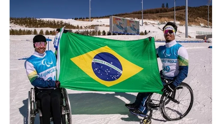 Aline e Cristian serão os porta-bandeiras do Brasil em Pequim — Foto: Divulgação