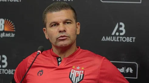 Créditos da foto: Twitter oficial do Atlético Goianiense/ Bruno Corsino-ACG - Treinador pode perder lateral recém-chegado