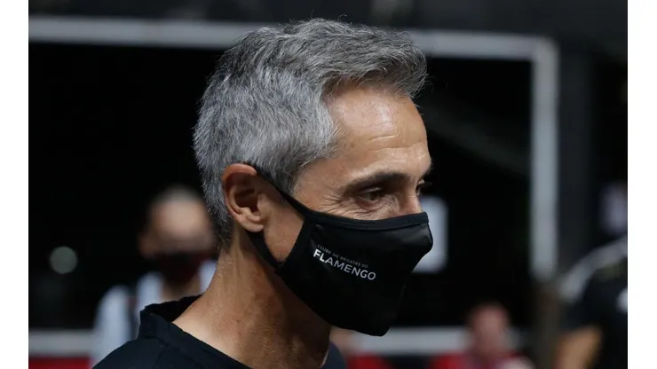 - português estava o Fla-Basquete
