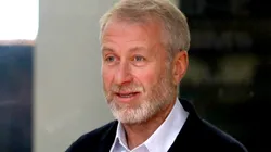 Roman Abramovich anuncia que Chelsea está à venda; processo não será feito de forma apressada
