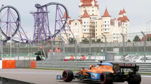 Foto: Sergei Fadeichev\TASS via Getty Images - Daniel Ricciardo guia McLaren no GP da Rússia da F1 em 2021