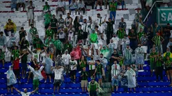 Foto: (Flickr Oficial América/Mourão Panda/América) - Torcida do América comemora a classificação na Libertadores no estádio Defensores del Chaco