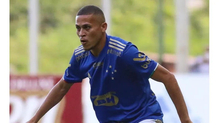 - O jogador acredita que a equipe Celeste pode conquistar o resultado positivo no confronto