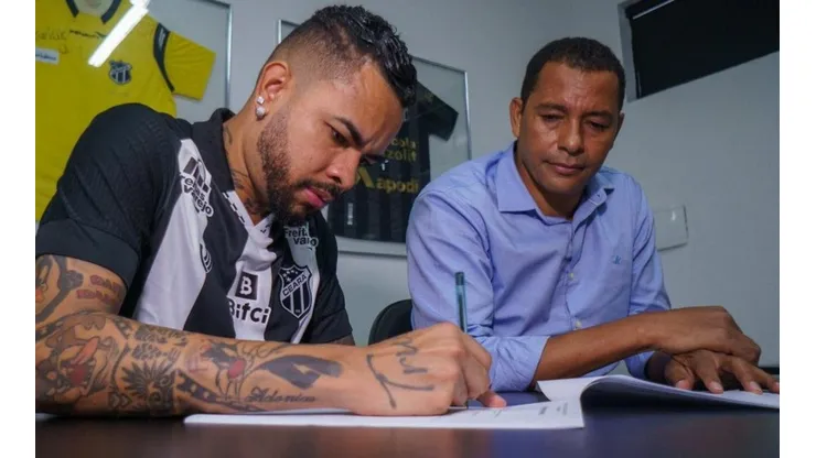 Ceará vence concorrência 'inusitada' por Dentinho