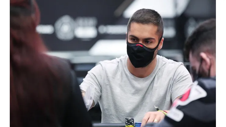 Tauan Naves na liderança do ranking online (Foto: Luis Bertazini/BSOP)