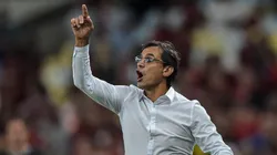 Foto: Thiago Ribeiro/AGIF | Fabián Bustos chega para colocar o Santos de volta no caminho das vitórias