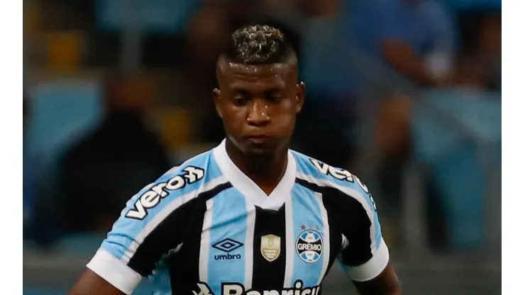 Foto: Maxi Franzoi/AGIF - Orejuela ainda não convenceu no Grêmio e o clube já busca um reforço para a posição