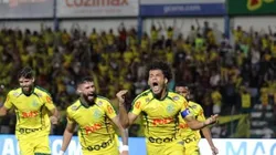 Marcos Freitas/Agência Mirassol/ Camilo, ex-Internacional, comemorando gol contra o Grêmio.