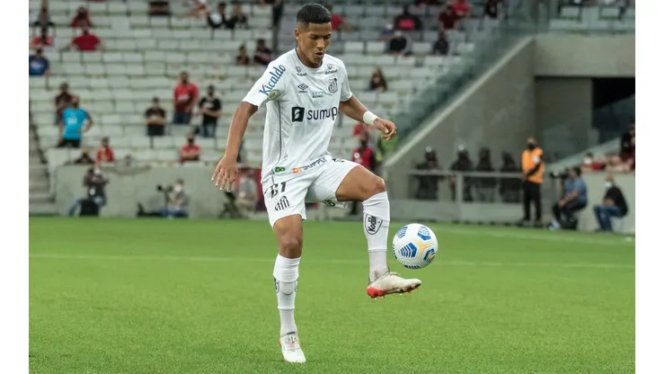 Robson Mafra/AGIF - Ângelo fala sobre Santos e Barcelona