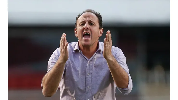 Rogério Ceni pediu a contratação de um ponta para a diretoria do São Paulo (Foto: Marcello Zambrana/AGIF)