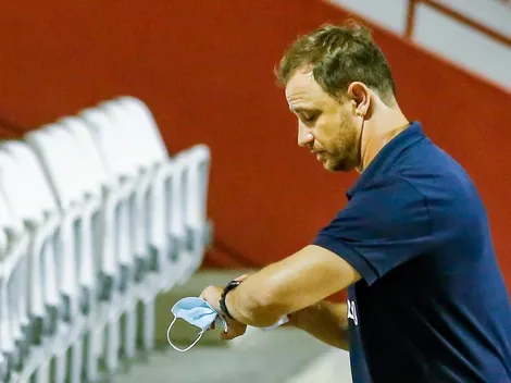 Em uma fase complicada, Náutico perde mais um jogador e Felipe Conceição tem que 'se virar'