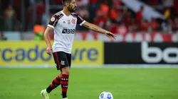 Foto: Pedro H. Tesch/AGIF | Isla é multado em 10% do salário