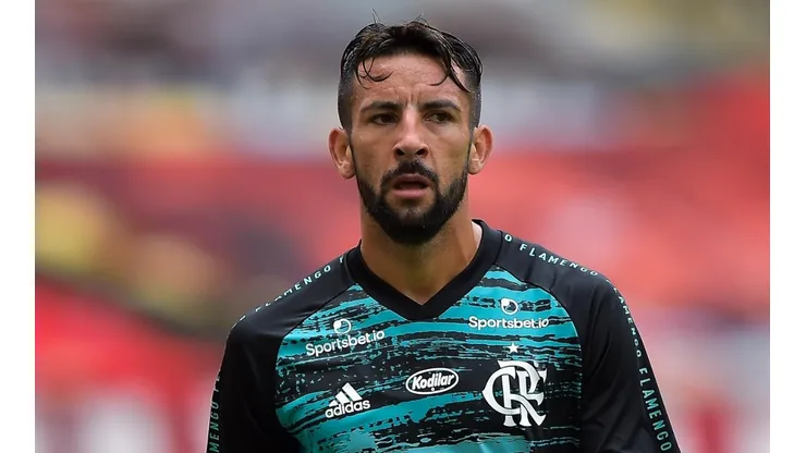 Foto: Thiago Ribeiro/AGIF - Isla não vive boa fase no Flamengo.