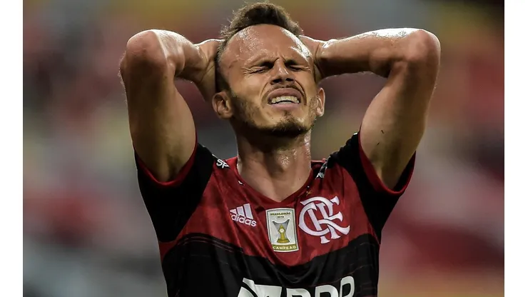 Foto: Thiago Ribeiro/AGIF - Renê tem contrato até dezembro e torcida do Flamengo pede contratação de Ayrton Lucas, do Spartak