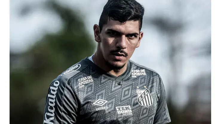 Foto: Ivan Storti/Santos FC - João Paulo já havia recusado investida do Ajax e não quer sair do Santos rumo ao Flamengo