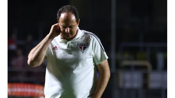 Foto: Marcello Zambrana/AGIF | Rogério Ceni tenta lidar com o momento ruim do atacante
