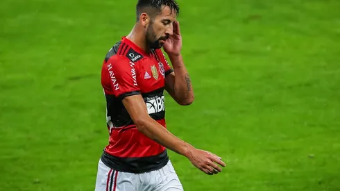 Pedro H. Tesch/AGIF - Isla será afastado de jogo do Flamengo