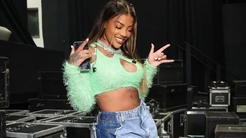 Ludmilla demonstrou que também gosta de poker (Foto: Reprodução oficial instagram Ludmilla)