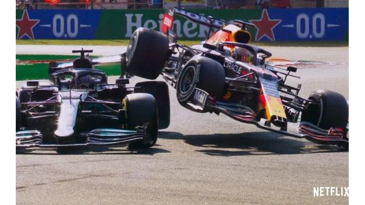 Foto Divulgação Netflix - Imagem de acidente entre Hamilton e Verstappen