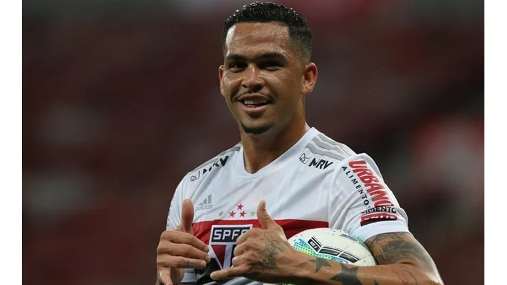 Foto: Rubens Chiri / saopaulofc.net - Luciano chamou a atenção em comemoração de golaço de Calleri contra o Água Santa