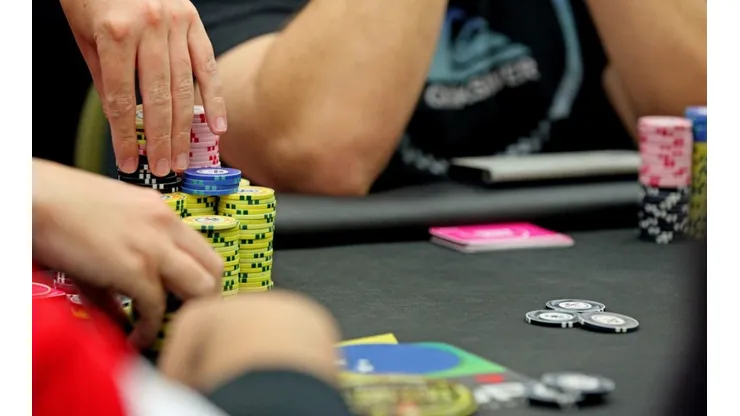 O slowroll não é uma boa atitude no poker (Foto: BSOP)
