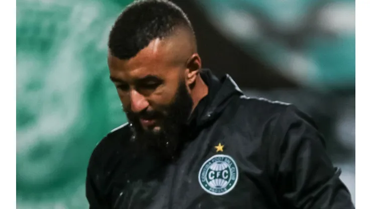 Foto: Robson Mafra/AGIF - Coritiba vai poupar titulares para encarar o Azuriz